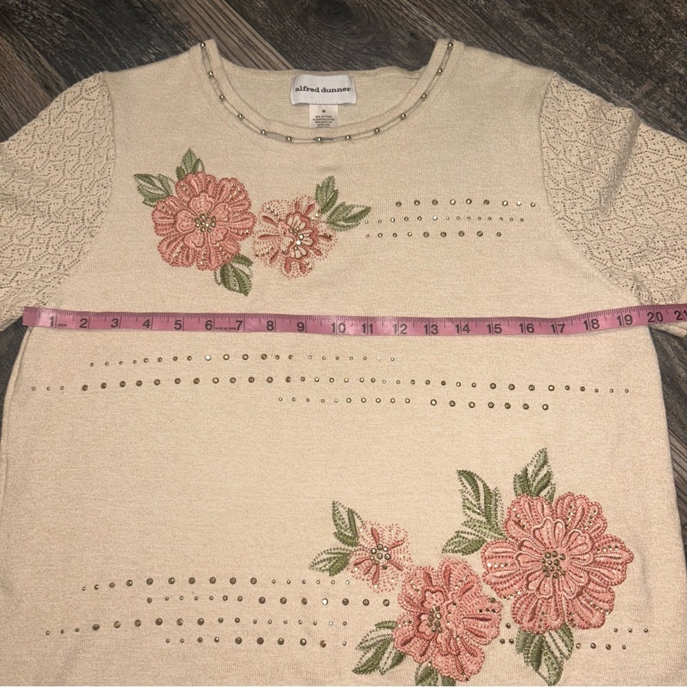 Alfred Dunner Grannycore Tan Knit Top Beaded Detail Embroidered Flowers Medium - Picture 7 of 9